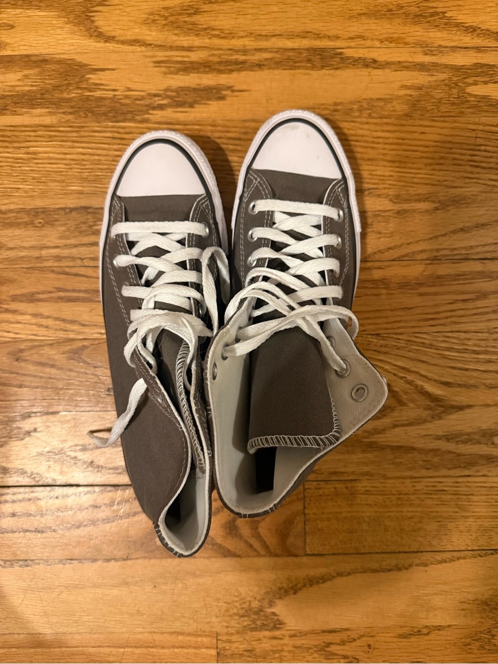 EUC Gray Converse High Tops size 9W/7M